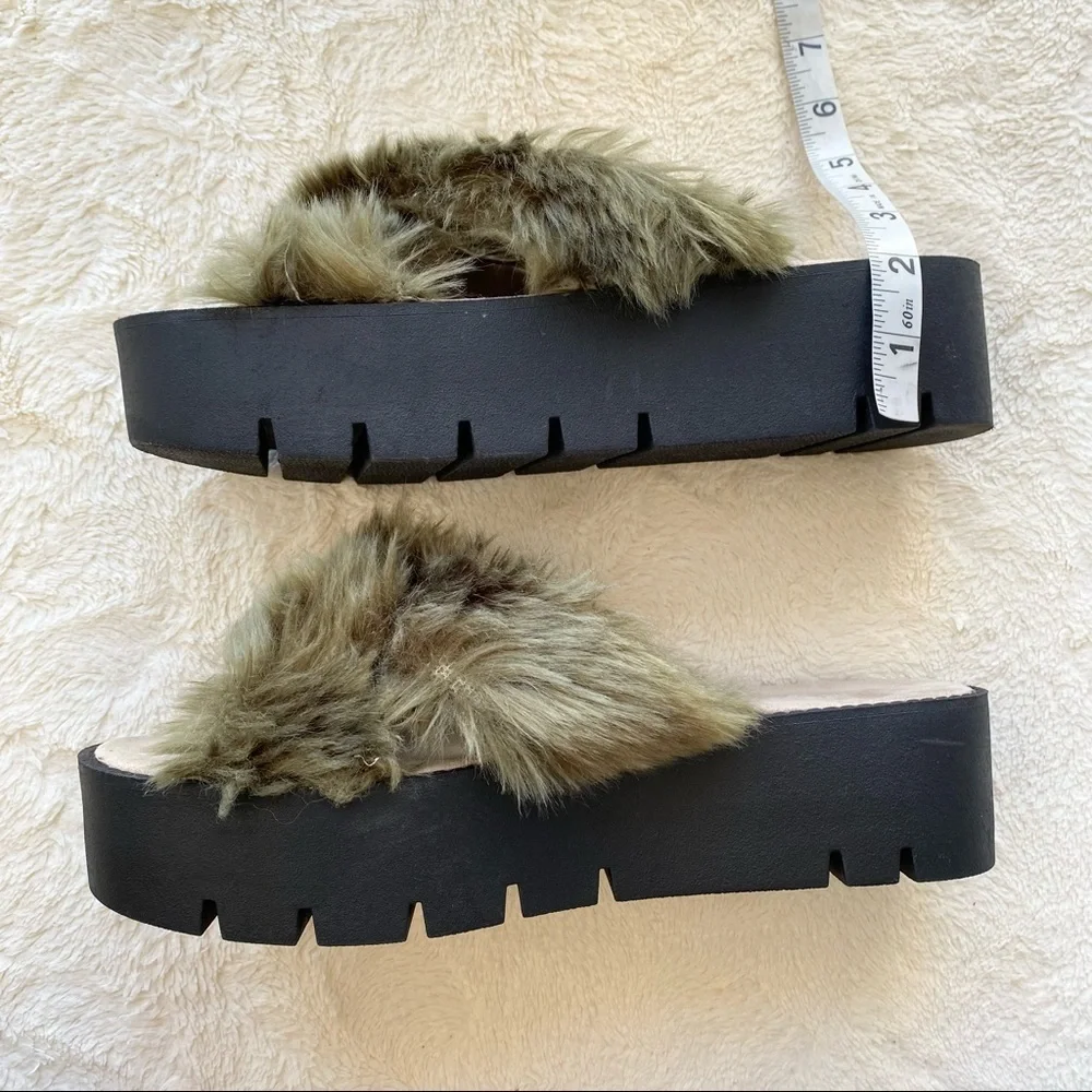 Dolls Kill public desire green fuzzy faux fur platform sandals slides 8
